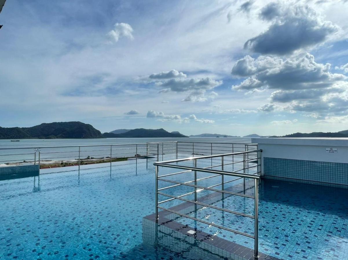 Simfoni Beliza Apartment With Roof Top Pool By Vintage Kuah Ngoại thất bức ảnh